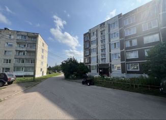 Продам трехкомнатную квартиру, 73.6 м2, Ленинградская область, улица Калинина, 11