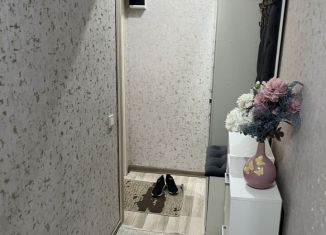 Продам трехкомнатную квартиру, 65 м2, Буйнакск, улица Ленина, 70