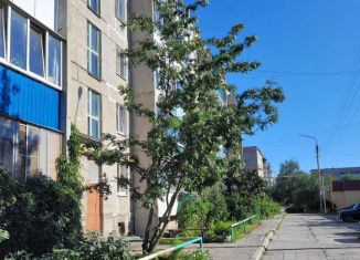 Продаю двухкомнатную квартиру, 52 м2, Кыштым, улица Калинина, 172