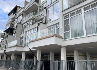 Продаю 3-ком. квартиру, 134 м2, Нижний Новгород, улица Родионова