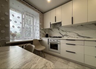 Сдам в аренду 3-комнатную квартиру, 65.6 м2, Санкт-Петербург, проспект Обуховской Обороны, 199