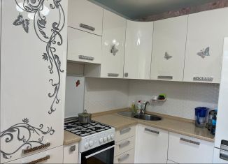 Продаю двухкомнатную квартиру, 62.1 м2, Чебоксары, улица Ленинского Комсомола, 56