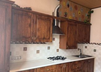 Сдается в аренду 2-ком. квартира, 83 м2, Геленджик, Одесская улица, 5Б/2