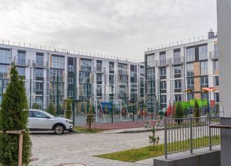 Продается 2-комнатная квартира, 50 м2, Калининград, улица Сержанта Мишина, 81к2