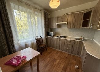 Продаю 2-ком. квартиру, 52 м2, Кострома, Южная улица, 9