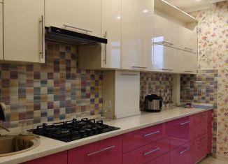 Сдаю в аренду 1-комнатную квартиру, 47 м2, Калининград, Озёрная улица, 41А
