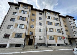 Продам 2-ком. квартиру, 65.4 м2, Элиста, Квартальная улица, 18к1