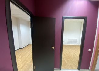 Продаю помещение свободного назначения, 120 м2, Казань, улица Масгута Латыпова, 34