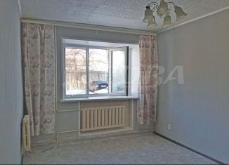 Продается 1-комнатная квартира, 30 м2, Тюмень, улица Бабарынка, 69