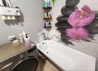 Продам квартиру студию, 34 м2, Новосибирск, метро Золотая Нива, Плющихинская улица, 2