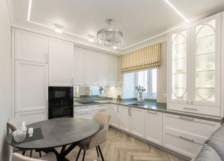 Продаю 2-комнатную квартиру, 72.4 м2, Тюмень, улица Революции, 228к4