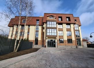 Продам 2-ком. квартиру, 71.5 м2, Калининград, улица Ватутина, 38А