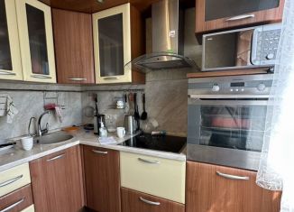 Сдаю 3-ком. квартиру, 60.7 м2, Мыски, улица Пушкина, 5