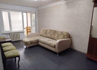 Сдаю 2-ком. квартиру, 50 м2, Грозный, улица Л.И. Яшина, 24, 4-й микрорайон