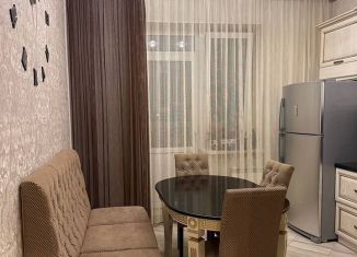 Продаю 2-ком. квартиру, 73.8 м2, Курск, проспект Анатолия Дериглазова, 31