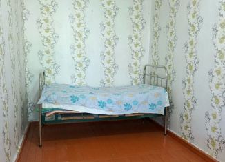 Продаю 2-ком. квартиру, 42 м2, Серов, улица Мира, 15