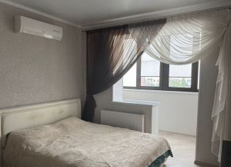 Сдам в аренду 1-комнатную квартиру, 40 м2, Армавир, Комсомольская улица, 162/1