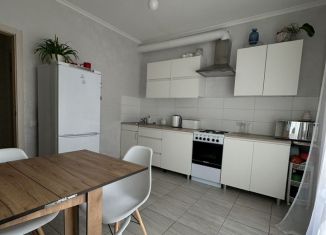 Сдача в аренду 2-ком. квартиры, 59 м2, Троицк, улица Академика Черенкова, 15