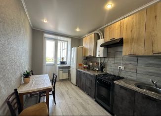 Сдача в аренду 2-ком. квартиры, 50 м2, Оренбург, улица Плеханова, 4А
