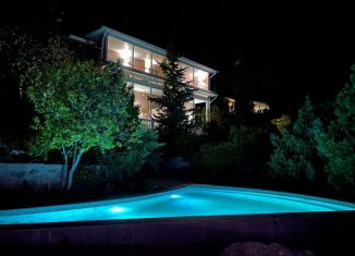 Сдача в аренду коттеджа, 200 м2, Крым