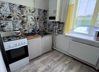 Сдам 3-ком. квартиру, 60 м2, Республика Башкортостан, улица Шаймуратова, 6