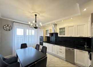 Аренда 3-ком. квартиры, 109 м2, Краснодар, улица Димитрова, 3/1