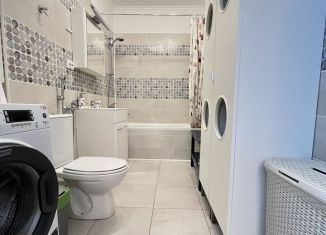 Продажа двухкомнатной квартиры, 73.5 м2, Калининград, Осенняя улица, 4