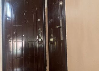 Продаю двухкомнатную квартиру, 52 м2, Грозный, улица Сайханова, 91