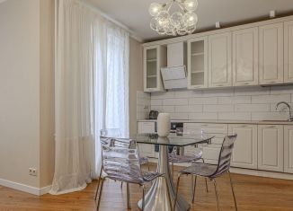 Продам 2-комнатную квартиру, 77.7 м2, Казань, улица Калинина, 5