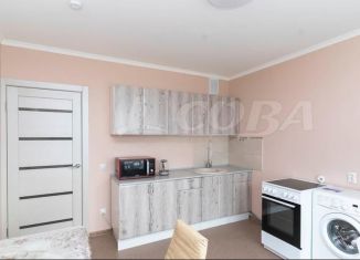 Продаю однокомнатную квартиру, 40 м2, Тюмень, улица Монтажников, 42, ЖК Пятый квартал