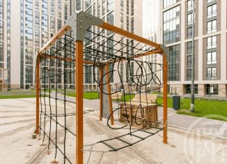 Продаю 2-ком. квартиру, 75 м2, Санкт-Петербург, улица Типанова, 22, метро Московская