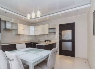Трехкомнатная квартира на продажу, 101 м2, Тюмень, улица Дружбы, 75