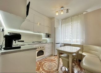 Продается 4-комнатная квартира, 77.6 м2, Калининград, улица Согласия, 17