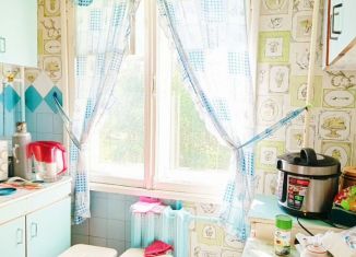 Трехкомнатная квартира на продажу, 56.4 м2, Коряжма, улица Набережная им. Н. Островского, 36