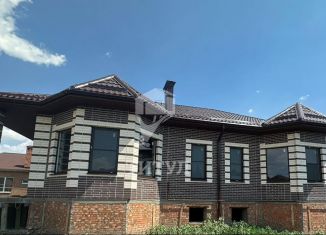 Продажа дома, 200 м2, село Чалтырь, улица 50 лет Победы, 74