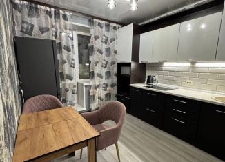 Сдаю в аренду 1-комнатную квартиру, 38 м2, Уфа, Транспортная улица, 46