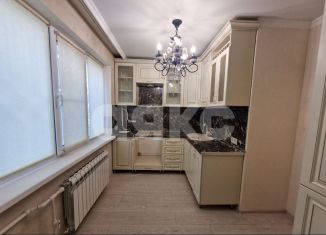 Трехкомнатная квартира на продажу, 70 м2, Армавир, улица Ефремова, 3