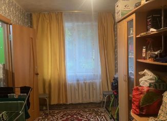 Продам 2-ком. квартиру, 43 м2, Новочебоксарск, Коммунистическая улица, 24