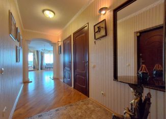 Продам 3-ком. квартиру, 120 м2, Ростов-на-Дону, Таганрогская улица, 112А