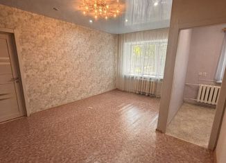 Продаю двухкомнатную квартиру, 41.8 м2, Кирово-Чепецк, проспект Кирова, 26