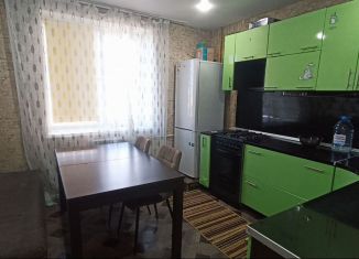 Сдаю в аренду однокомнатную квартиру, 40 м2, Крымск, Курганная улица, 1Б