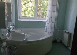 Сдаю 2-комнатную квартиру, 100 м2, Санкт-Петербург, Пионерская улица, 2