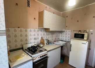 Продажа 2-комнатной квартиры, 47.1 м2, Алексин, улица Металлистов, 47