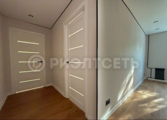 Продаю 2-комнатную квартиру, 43 м2, Мурманск, улица Капитана Пономарёва, 3