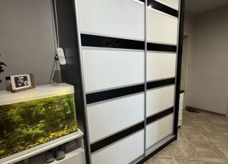 Продаю 3-ком. квартиру, 65 м2, Барнаул, улица Гущина, 150/24, ЖК Аврора