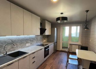 Сдаю 2-ком. квартиру, 58 м2, Республика Башкортостан, Бакалинская улица, 4