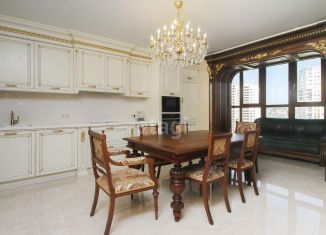 Продается 2-ком. квартира, 67.3 м2, Тюмень, улица Николая Зелинского, 21