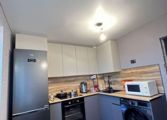 Сдается 2-ком. квартира, 50 м2, Уфа, улица имени Фронтовых Бригад, 15