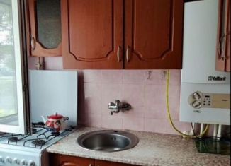 Сдаю четырехкомнатную квартиру, 41 м2, Крымск, улица Маршала Гречко, 100