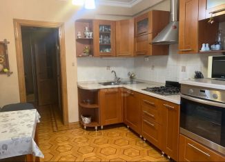 Продажа 2-ком. квартиры, 62 м2, Махачкала, улица Абдулхакима Исмаилова, 72